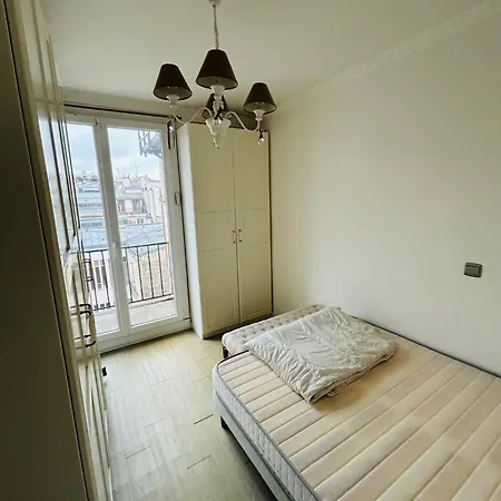 Parisien Apartment